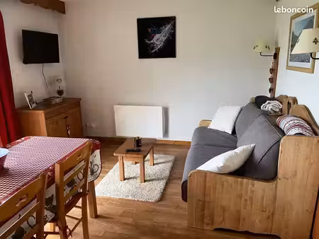 loue meublé 440 / sem