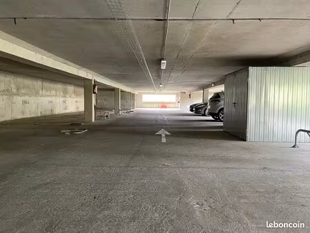places de stationnement à vendre