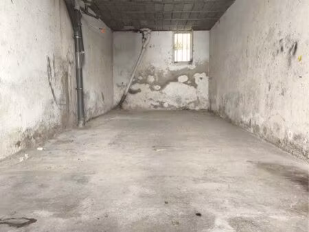 saint-cyprien village : garage/espace de stockage à louer à l’année