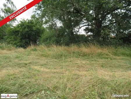 terrain 1730 m² vendat