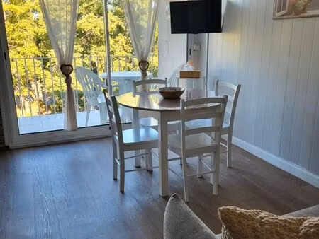 location studio meublé