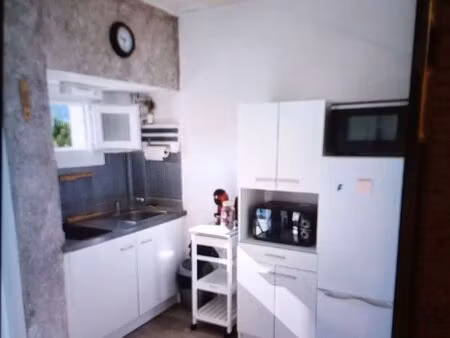 location studio meublé