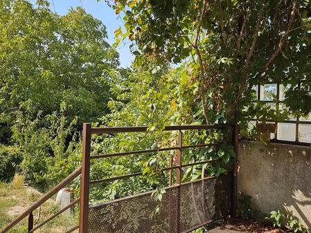 t3 avec jardin et stationnement