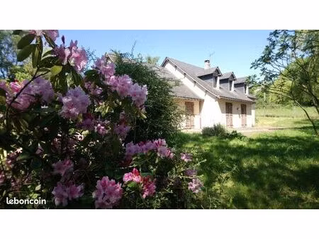 maison 100 m2 plain pieds sur 160 m2  en ville tous commerces
