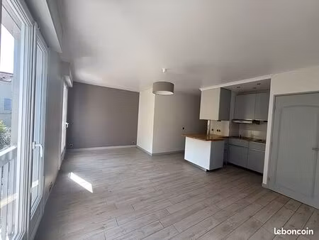 studio 1 pièce 31 m²