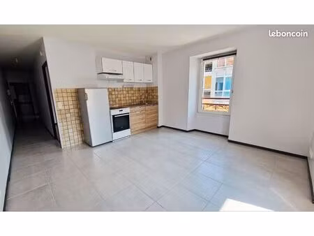 vente t3 lumineux 50 7 m² – centre-ville sallanches – petite copropriété rénovée – cave