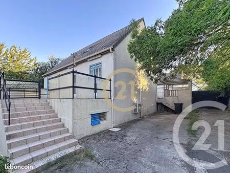 maison 6 pièces 122 m²