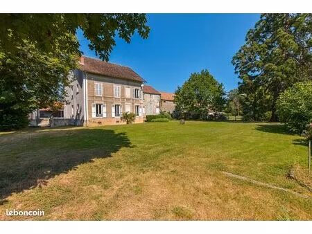 propriété 7 pièces 362 m²