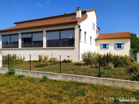 propriété de 175 m² composée de deux maisons – terrain de 3 572 m² – à 10 min de langogne