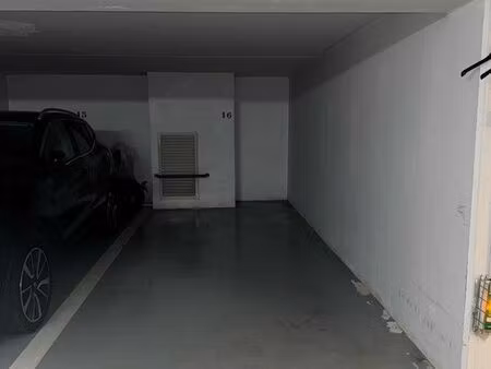 parking moto / scooter levallois