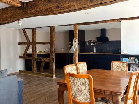 maison de caractère rénovée avec grande terrasse et garage – bâgé-le-châtel