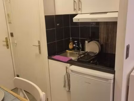 à louer – studio meublé 15 m² – rez-de-chaussée – calme