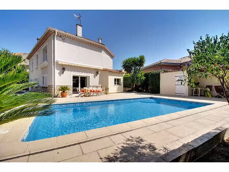 a vendre en exclusivite à draguignan ! propriété de caractère avec piscine  en plein coeur