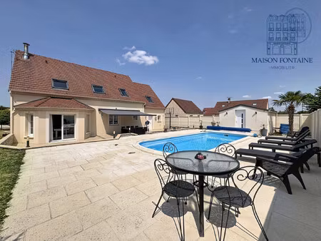 pavillon moderne avec piscine
