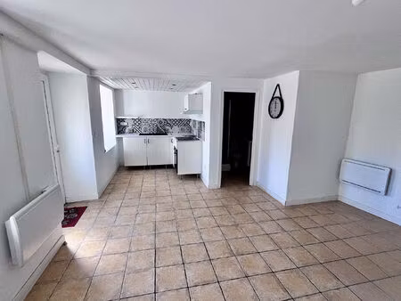 maison louée bourg de la chèze deux chambres