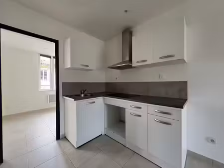 location appartement 2 pièces 36 m² à aubagne (13400)