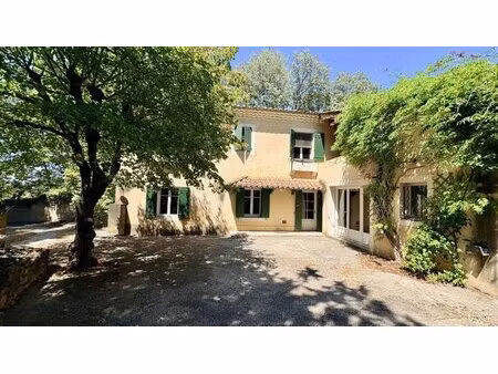 maison de caratère avec grand jardin entre carpentras et st