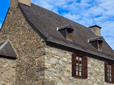 maison dans les pyrénées comprenant 3 appartement s