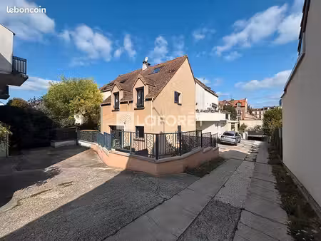 maison de ville 4 pièces 85 m²