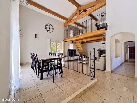 maison 6 pièces 150 m2 - les mées 04190
