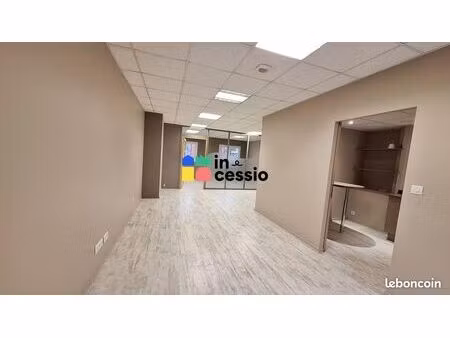 bureaux 58 m²