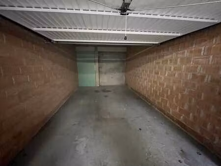 gesloten garagebox makkelijk te bereiken