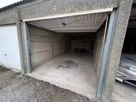 garages fermés à vendre (12 au total)