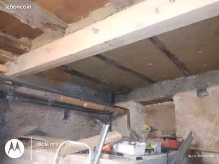changement de maison en travaux mitoyenne avec pratiquement 1000 500 de terrain qui est pa
