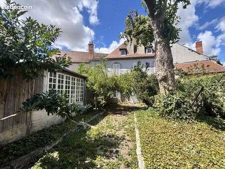 propriété 11 pièces 318 m²