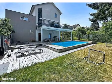 villa 6 pièces 210 m²