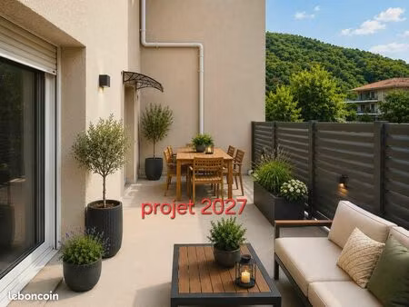 appartement t3 avec grand garage  mezzanine et terrasse – environ 120 m² utiles