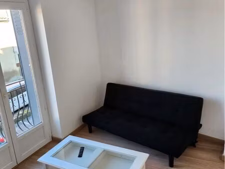 maison de village avec balcon