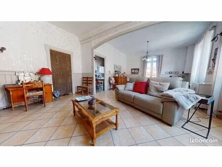 maison 7 pièces 185 m²