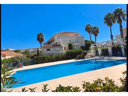 appartement t2 lavandou avec piscine