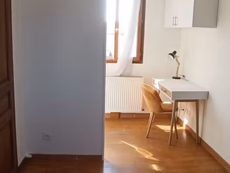 studio meublé 14 m² – proche rer – charges incluses (wifi)