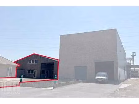 espace de stockage avec bureaux  idéalement situé à proxi...