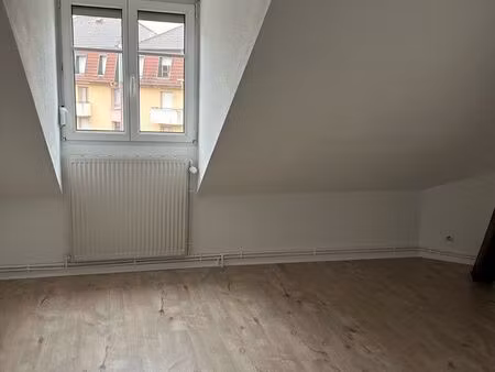 à louer spacieux 1 pièce mezzanine