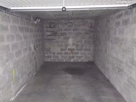 garage box ferme a vendre residence belle etoile chambery