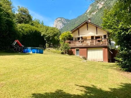 maison individuelle avec grand jardin