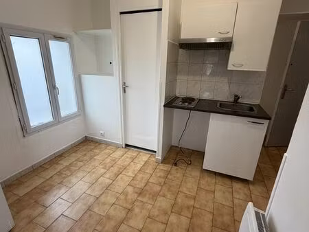 studio 1 pièce 19 m²