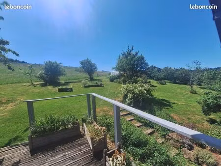 ferme renové   sans vis-à-vis avec un appartement de 150m2 + dépendance & terrain