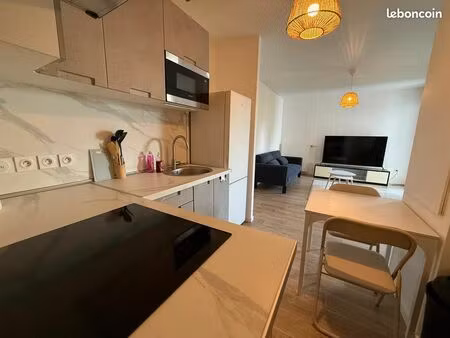 t2 meublé à louer  balcon - parking - chauffage - eau chaude inclus