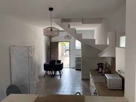 location annuelle : petite maison confortable