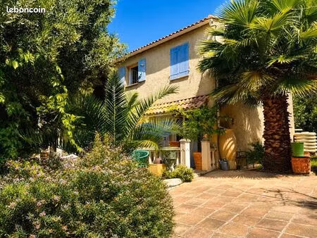 villa 6 pièces 80 m²