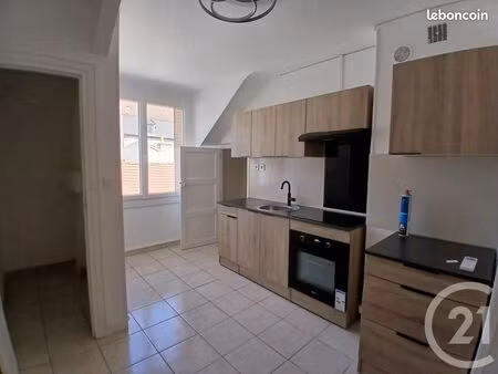 immeuble 280 m² neris les bains