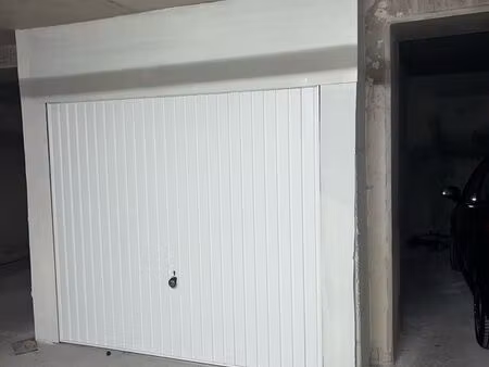 box de stockage fermé securisé