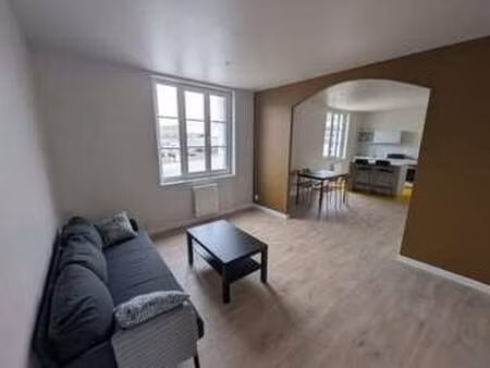 location appartement 3 pièces meublé à concarneau (29900) : à louer 3 pièces meublé / 71m²