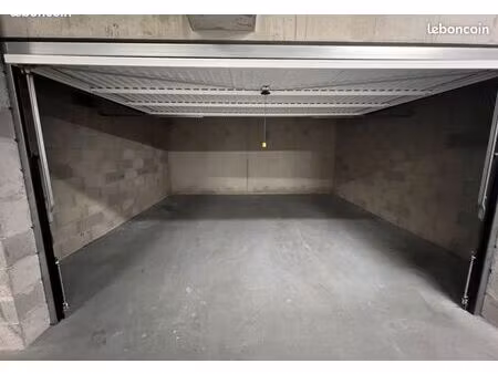 garage double 25 m2 dans résidence sécurisée