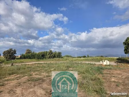 terrain 706 m² aléria
