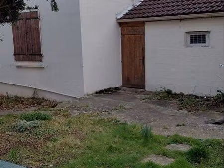 maisonnette divisée en 2 studios
